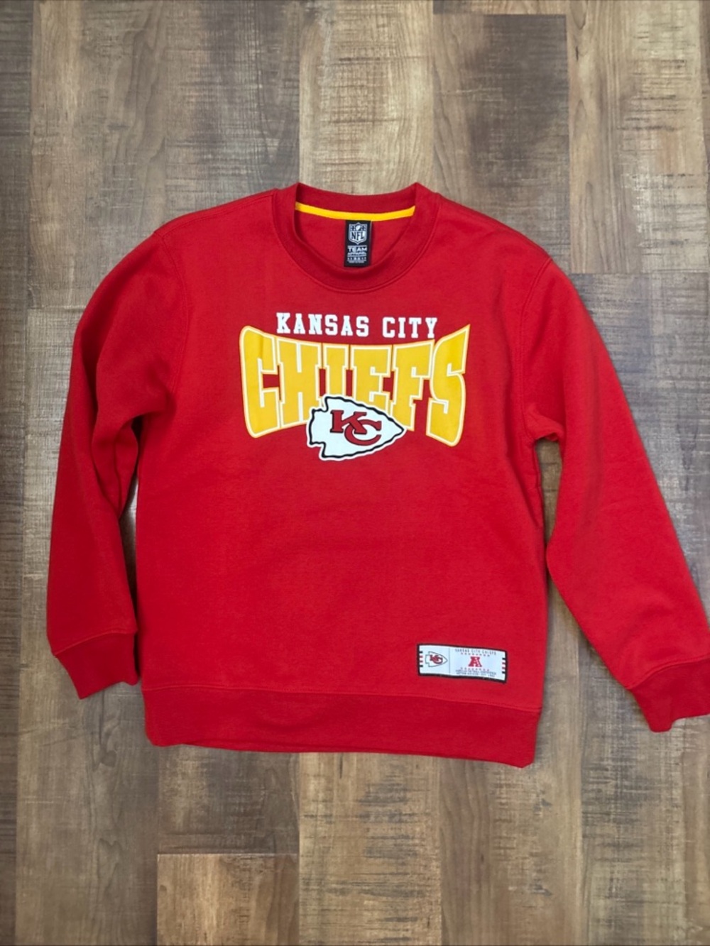 NFL Team Apparel Kansas City Chiefs Sweatshirt Youth  Large 14-16 Red Crew Neck